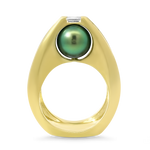 PAGE Estate Ring Estate 18k Yellow Gold Pearl and Diamond Ring 7.5