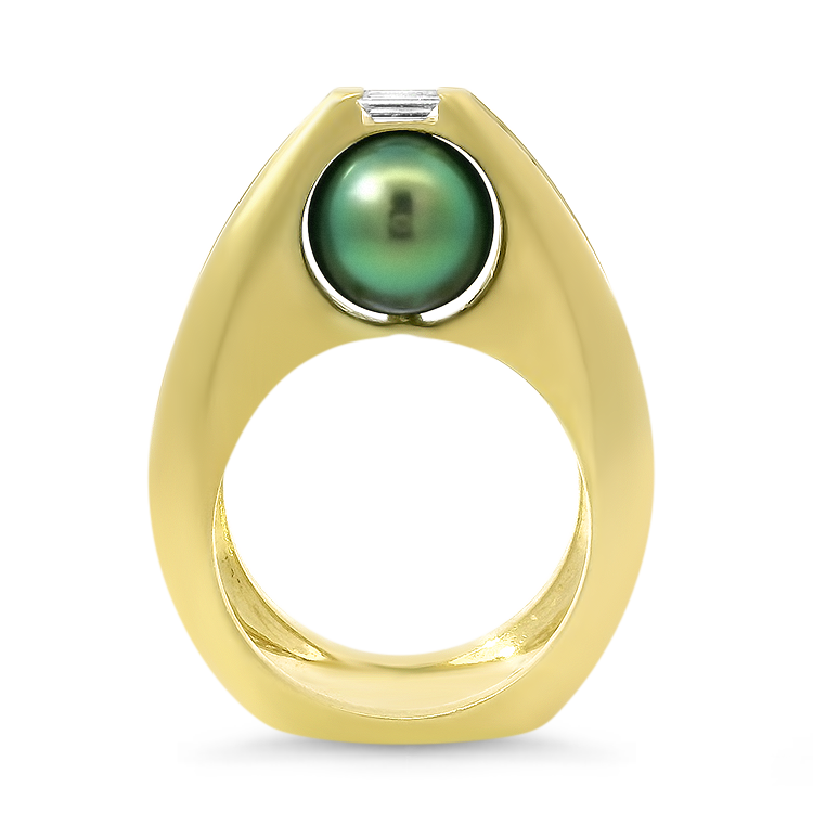 PAGE Estate Ring Estate 18k Yellow Gold Pearl and Diamond Ring 7.5