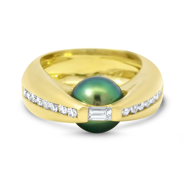 PAGE Estate Ring Estate 18k Yellow Gold Pearl and Diamond Ring 7.5