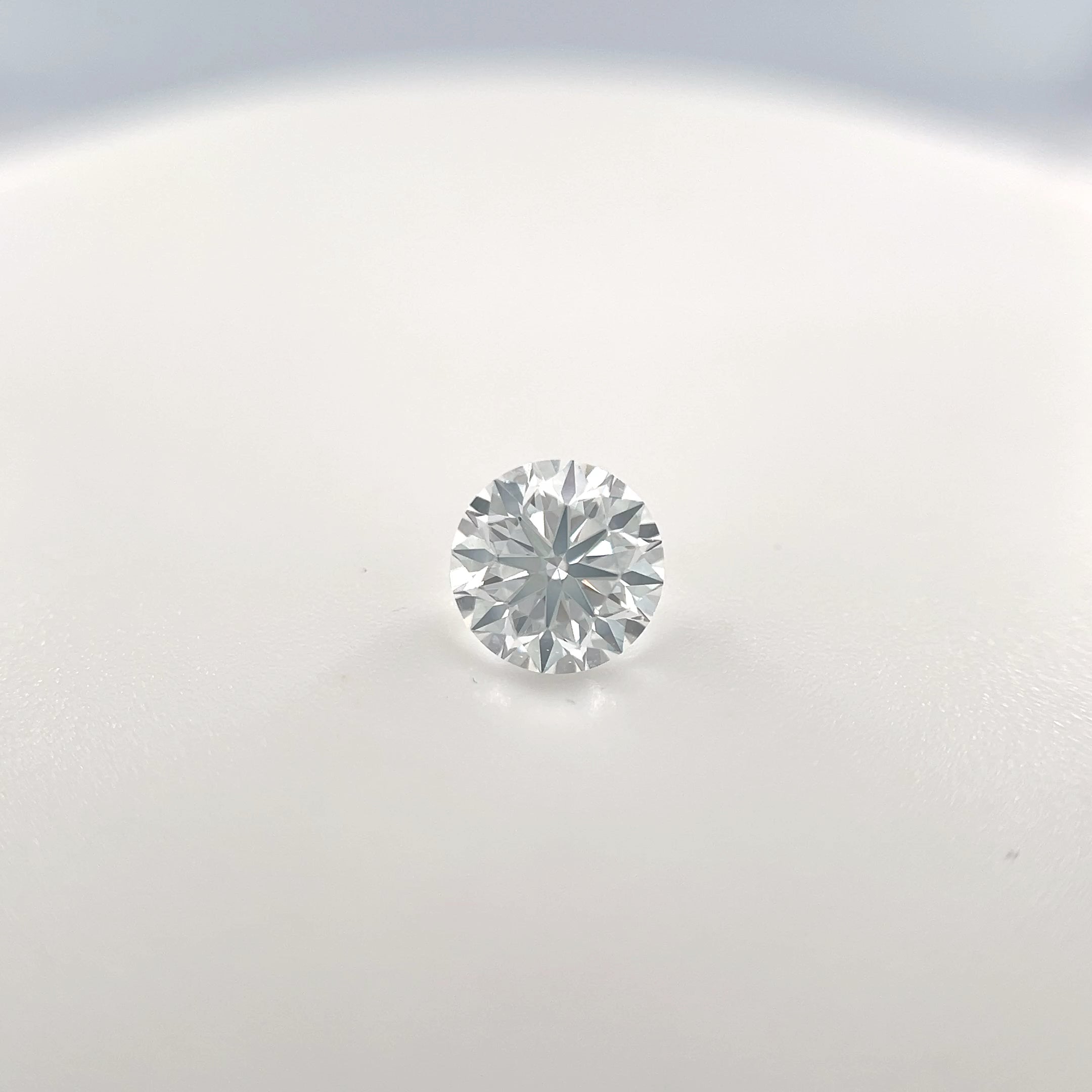PAGE Estate Diamond Springer's LEGACY™ 0.61ct Round Brilliant Cut E/VS1