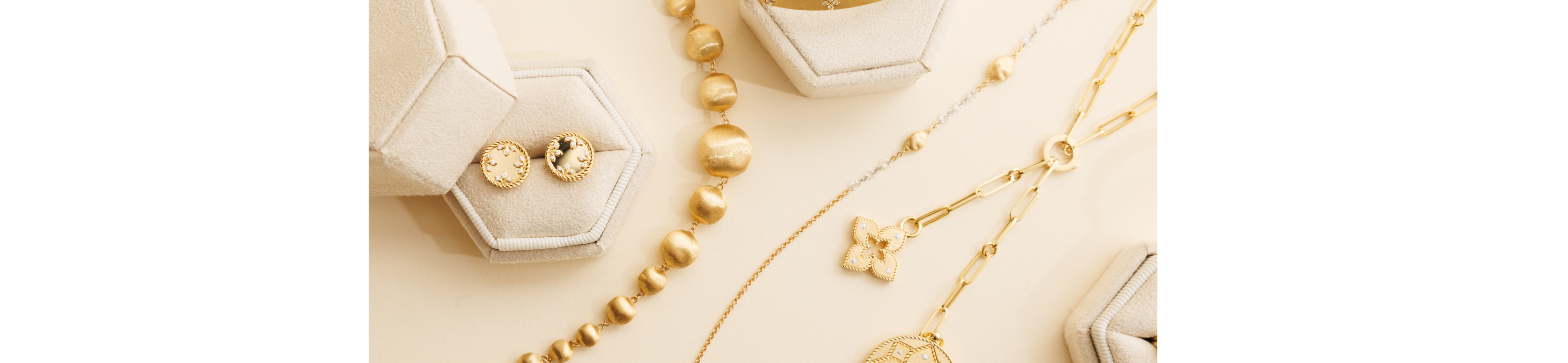 gold-jewelry-flat-lay