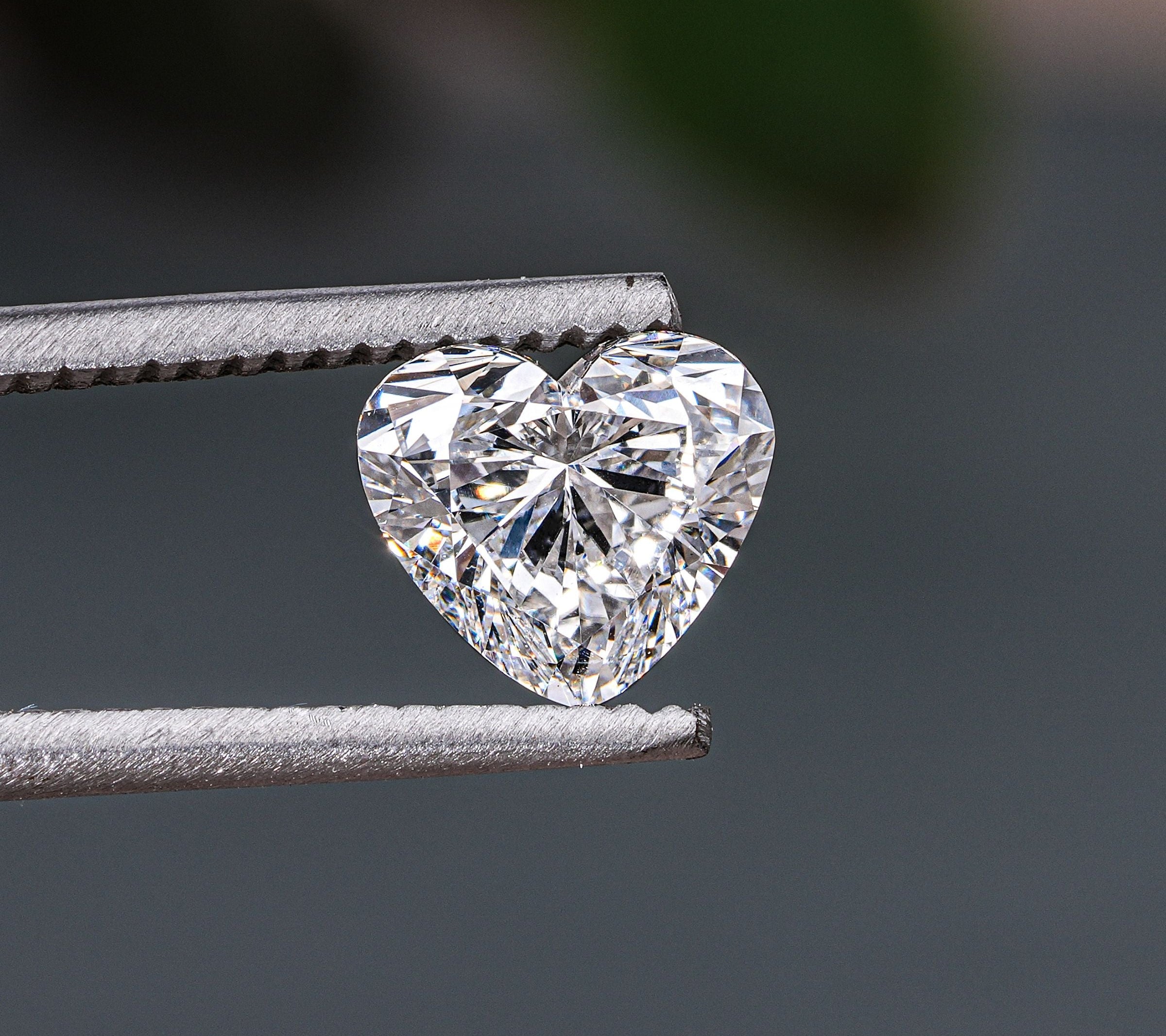 How Do You Wear A Heart Shaped Diamond Ring?