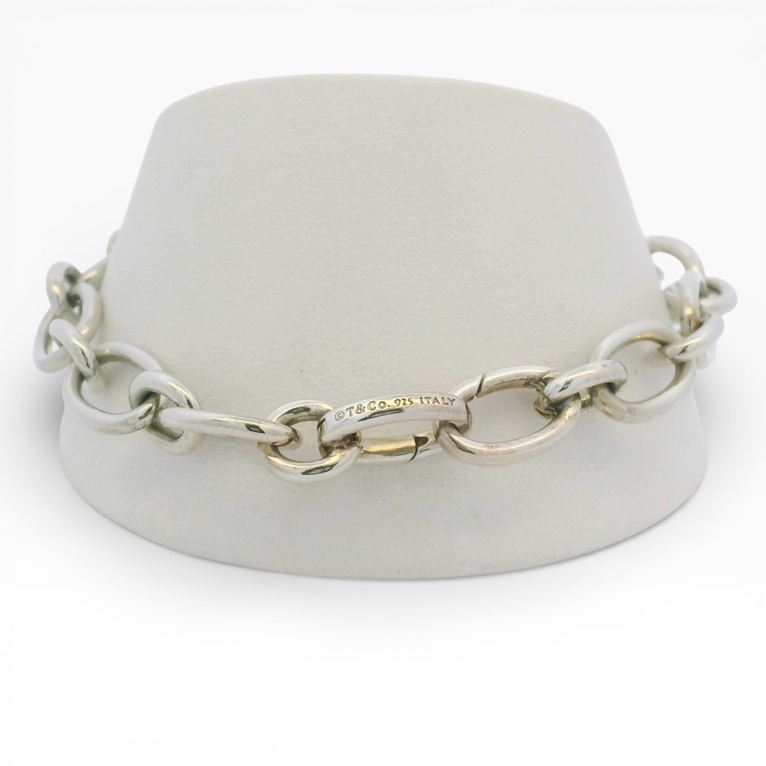 Estate Tiffany & Co. Bracelet Tiffany & Co. Estate Sterling Silver Oval Link Bracelet