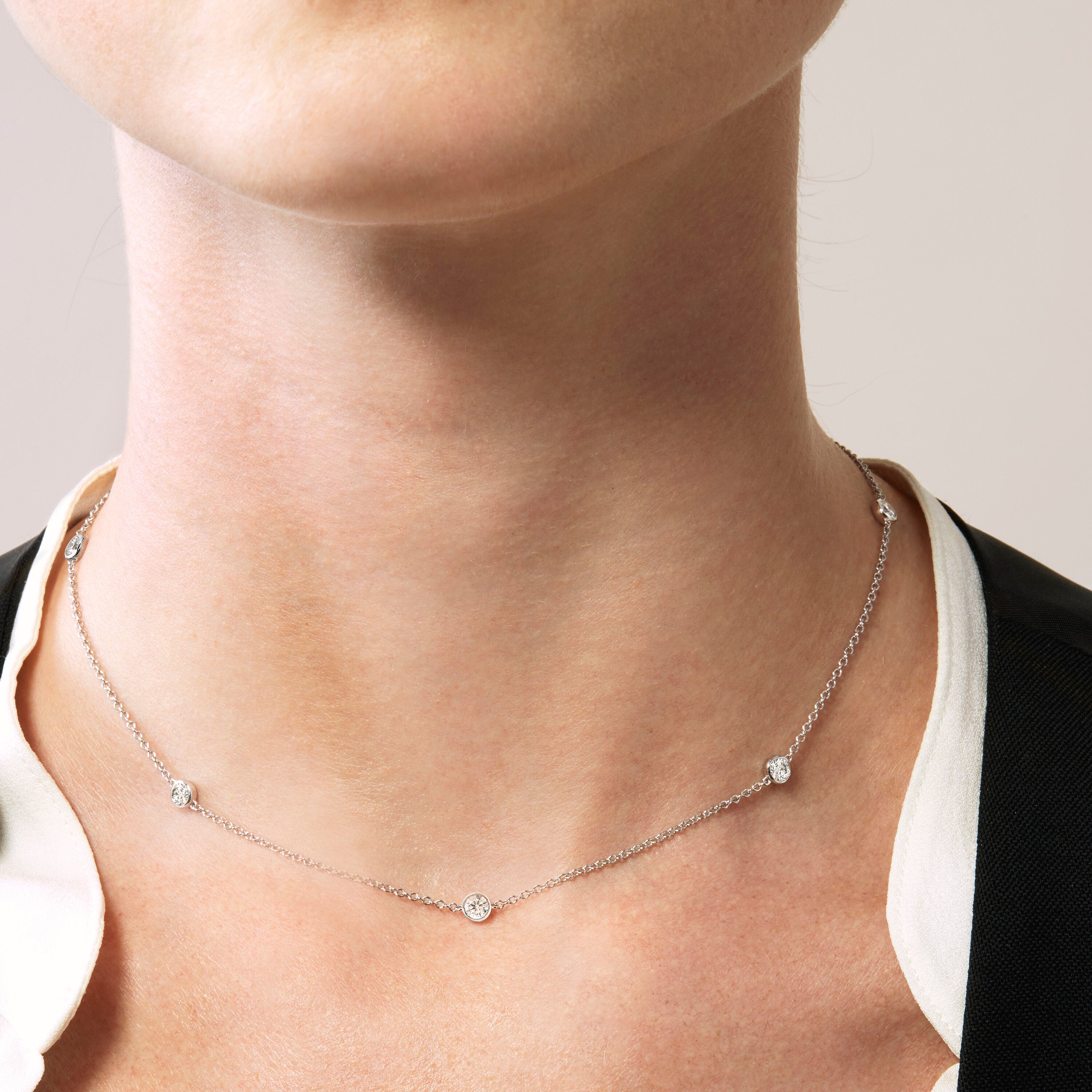 Hearts on Fire Necklaces and Pendants Hearts On Fire 18k White Gold Signature Bezels By The Yard - 5 Diamonds