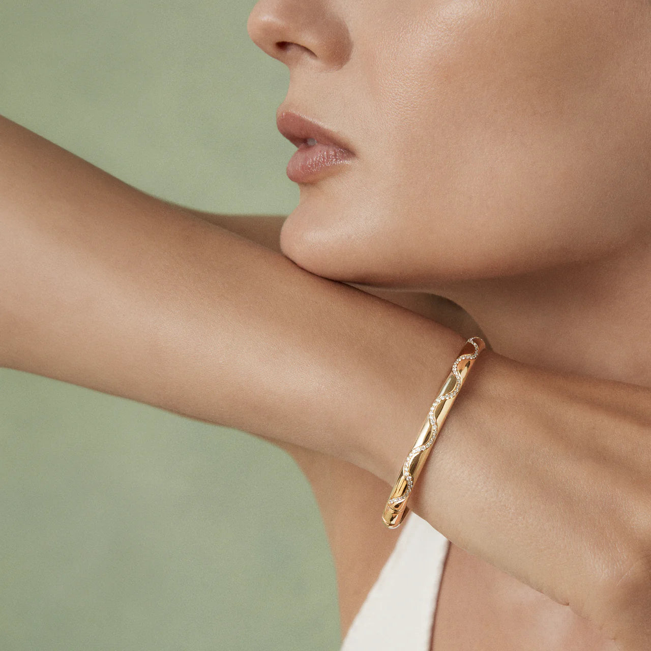 Mark Henry Bracelet Mark Henry 18k Yellow Gold Riva Tide Diamond Bangle