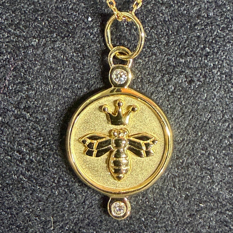 Monica Rich Kosann Necklaces and Pendants Monica Rich Kosann 18k Yellow Gold Queen Bee Pendant