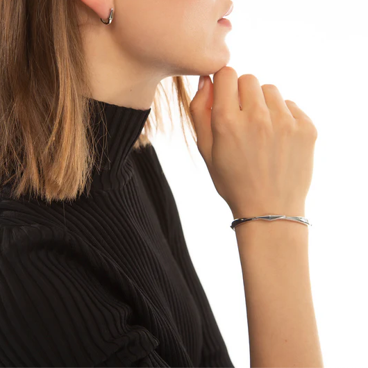 Monica Rich Kosann Bracelet Monica Rich Kosann Sterling Silver Points North Hinged Bracelet