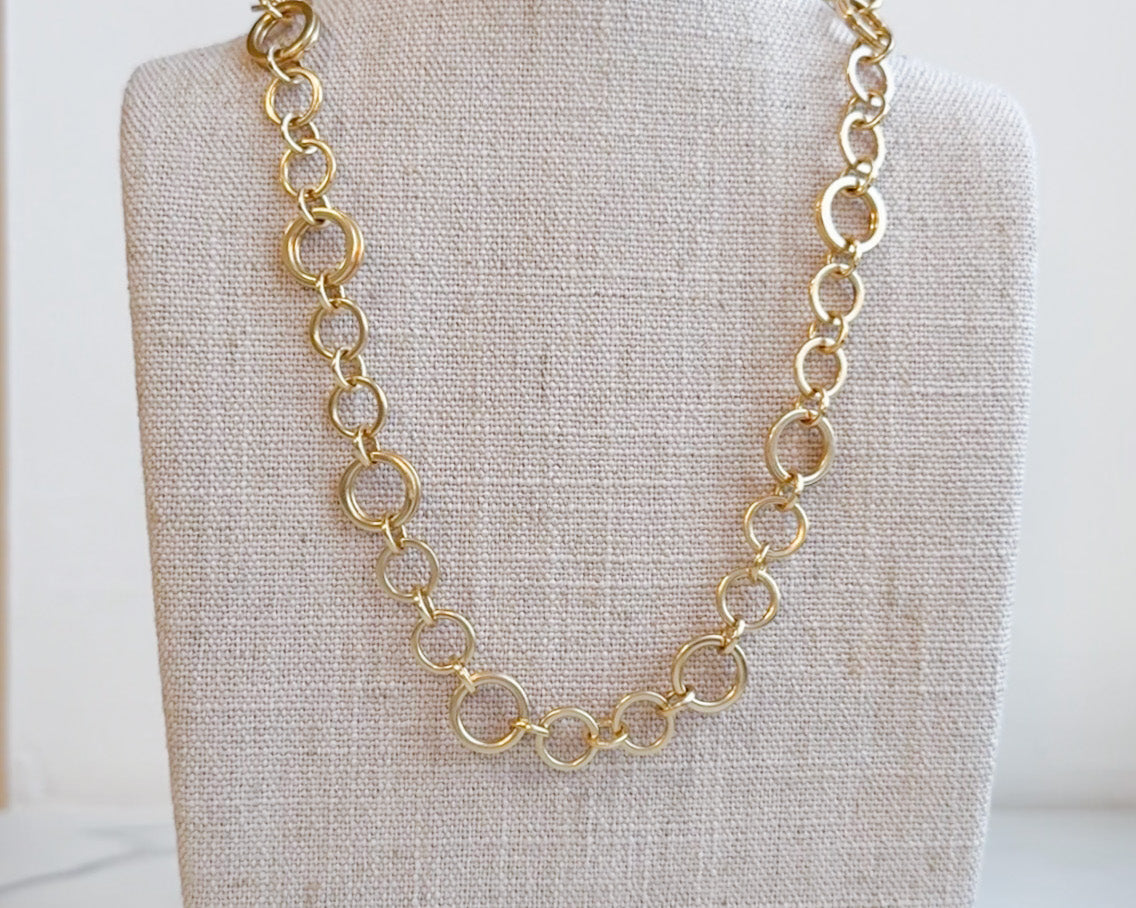 pag Necklaces and Pendants Estate Tiffany & Co. 18K Yellow Gold Circles Neck Chain
