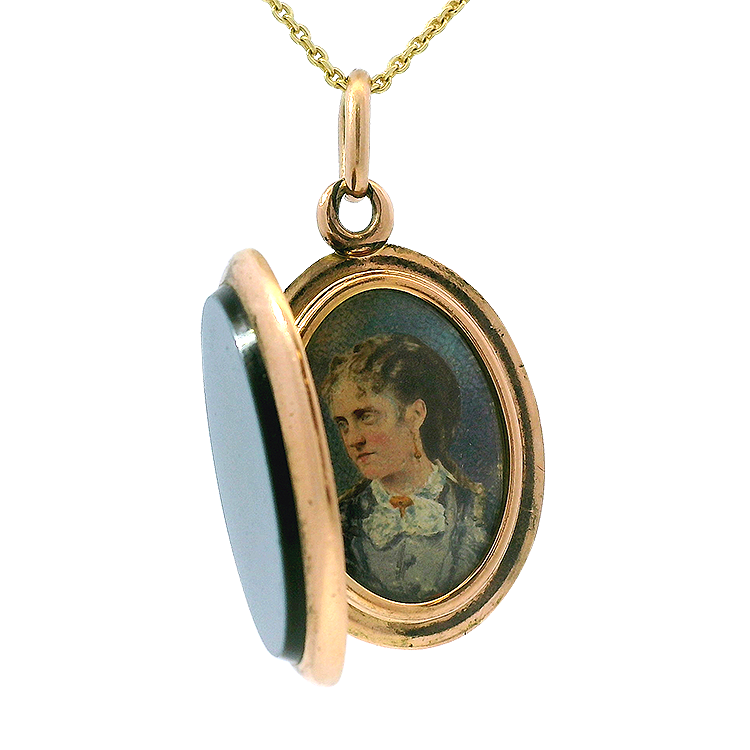 PAGE Estate Necklaces and Pendants Estate 10K Yellow Gold Victorian-Era Agate Pendant