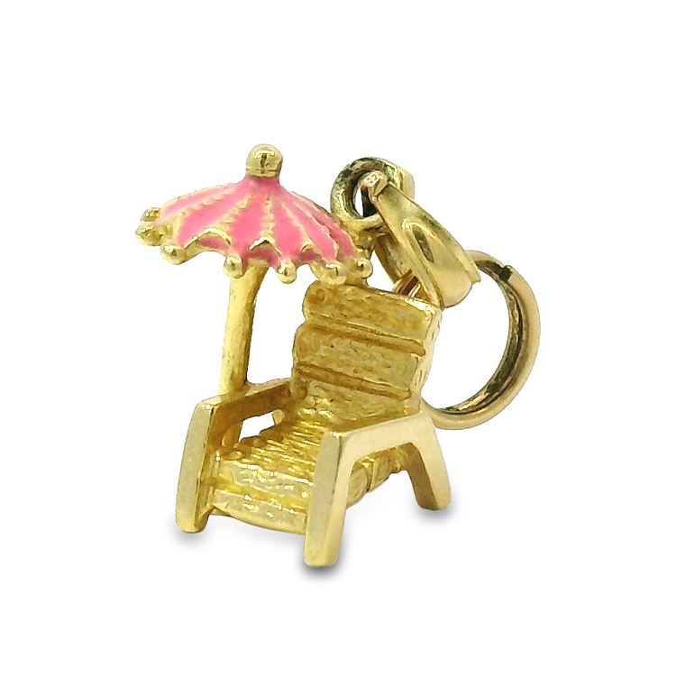 PAGE Estate Necklaces and Pendants Estate 14K Yellow Gold Beach Chair & Umbrella Charm