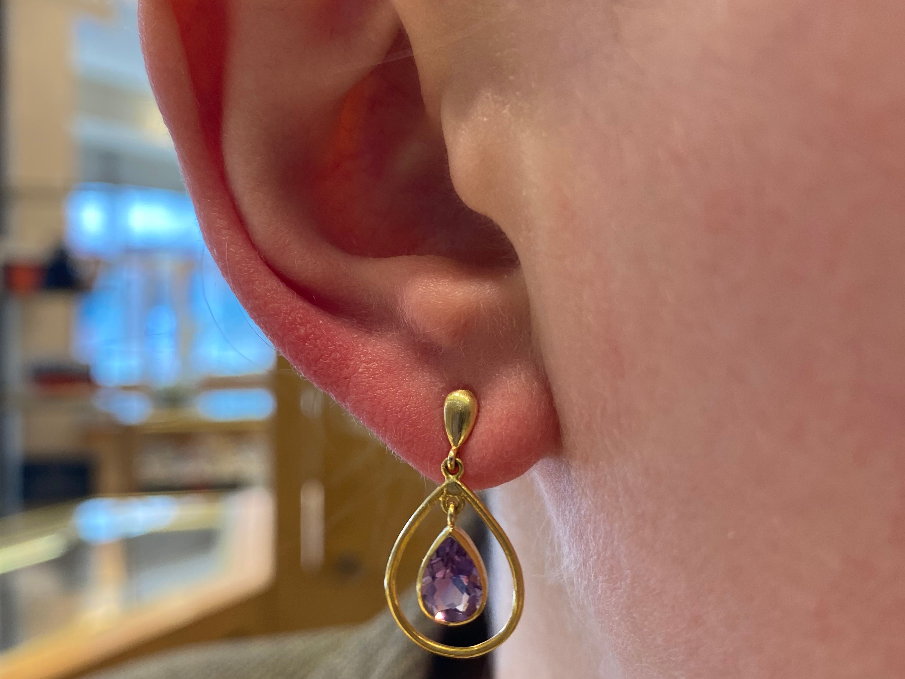 PAGE Estate Earrings Estate 18K Yellow Gold Amethyst Pear Shaped Drop Earrings