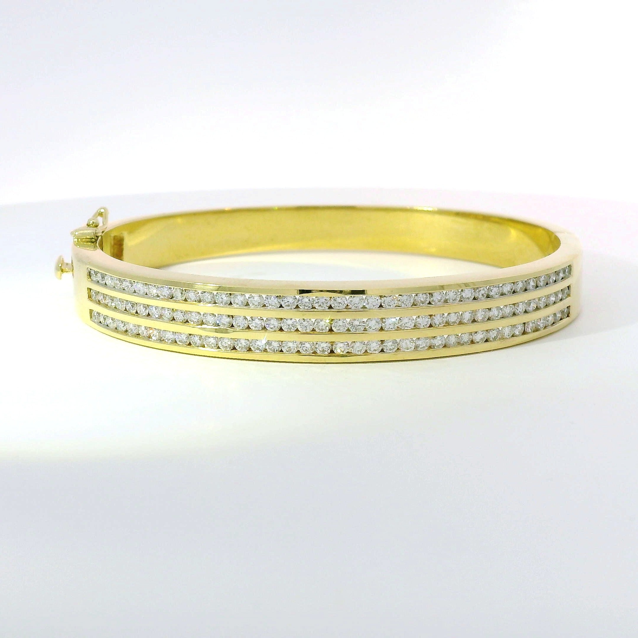 PAGE Estate Bracelet Estate 18K Yellow Gold High Polish Hinged Diamond Bangle Bracelet