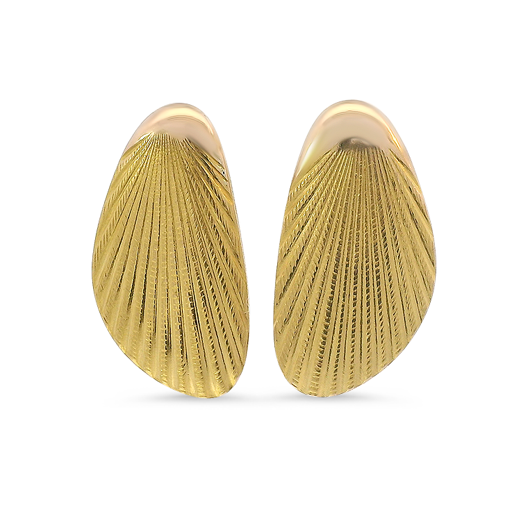 PAGE Estate Earring Estate 18k Yellow Gold Shell Stud Earrings