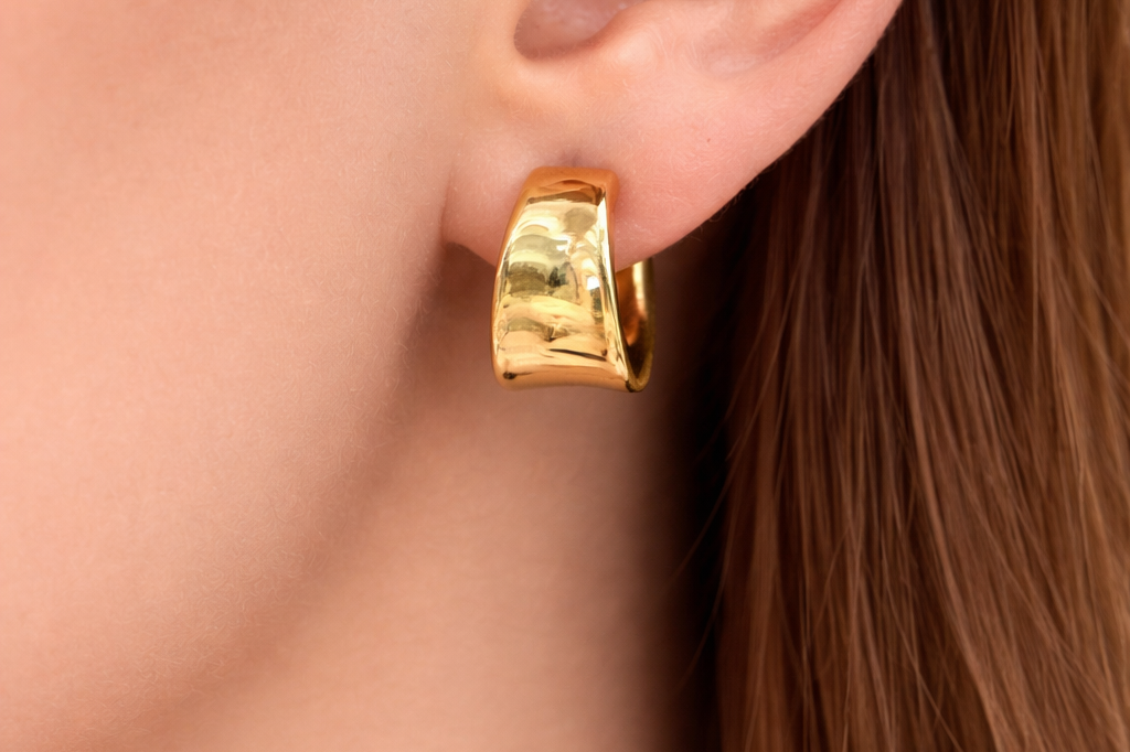 PAGE Estate Earrings Estate 18K Yellow Gold Tapered Hoop Earring