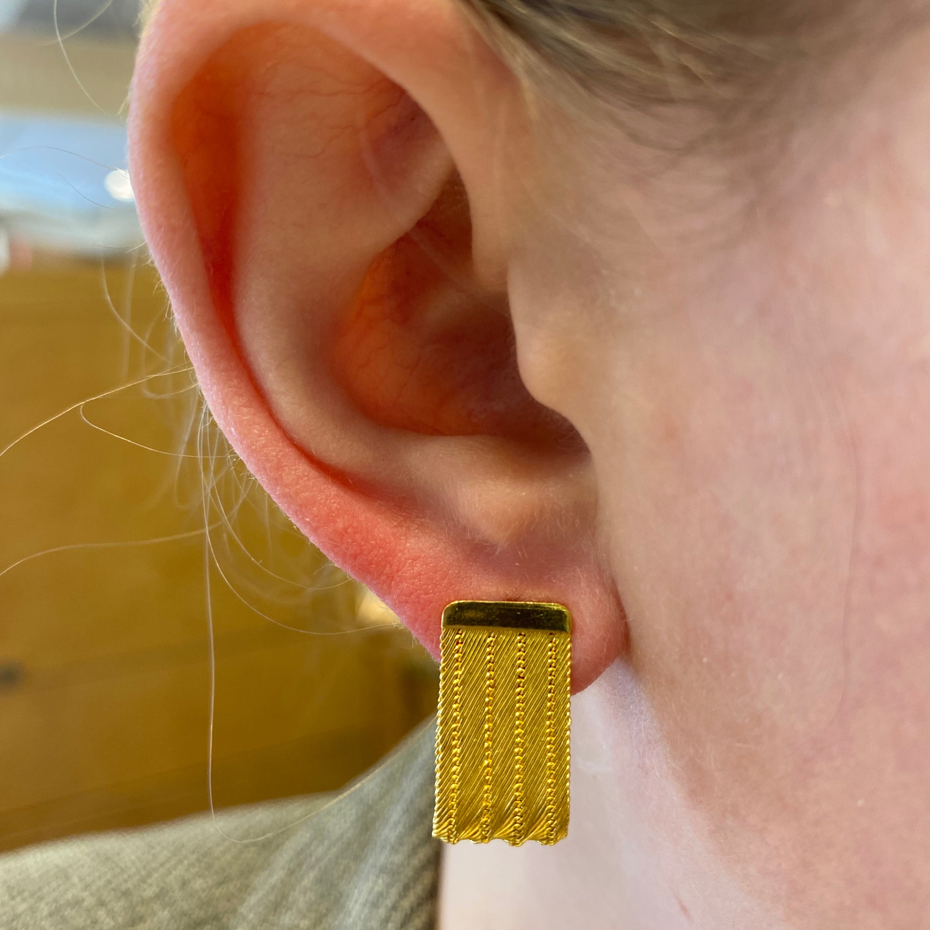PAGE Estate Earrings Estate 22k Yellow Gold Folding Woven Earrings