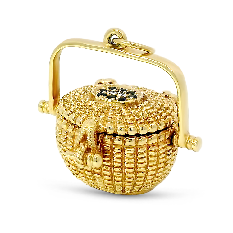 PAGE Estate Necklaces and Pendants Estate Golden Basket 14k Yellow Gold Nantucket Basket Pendant