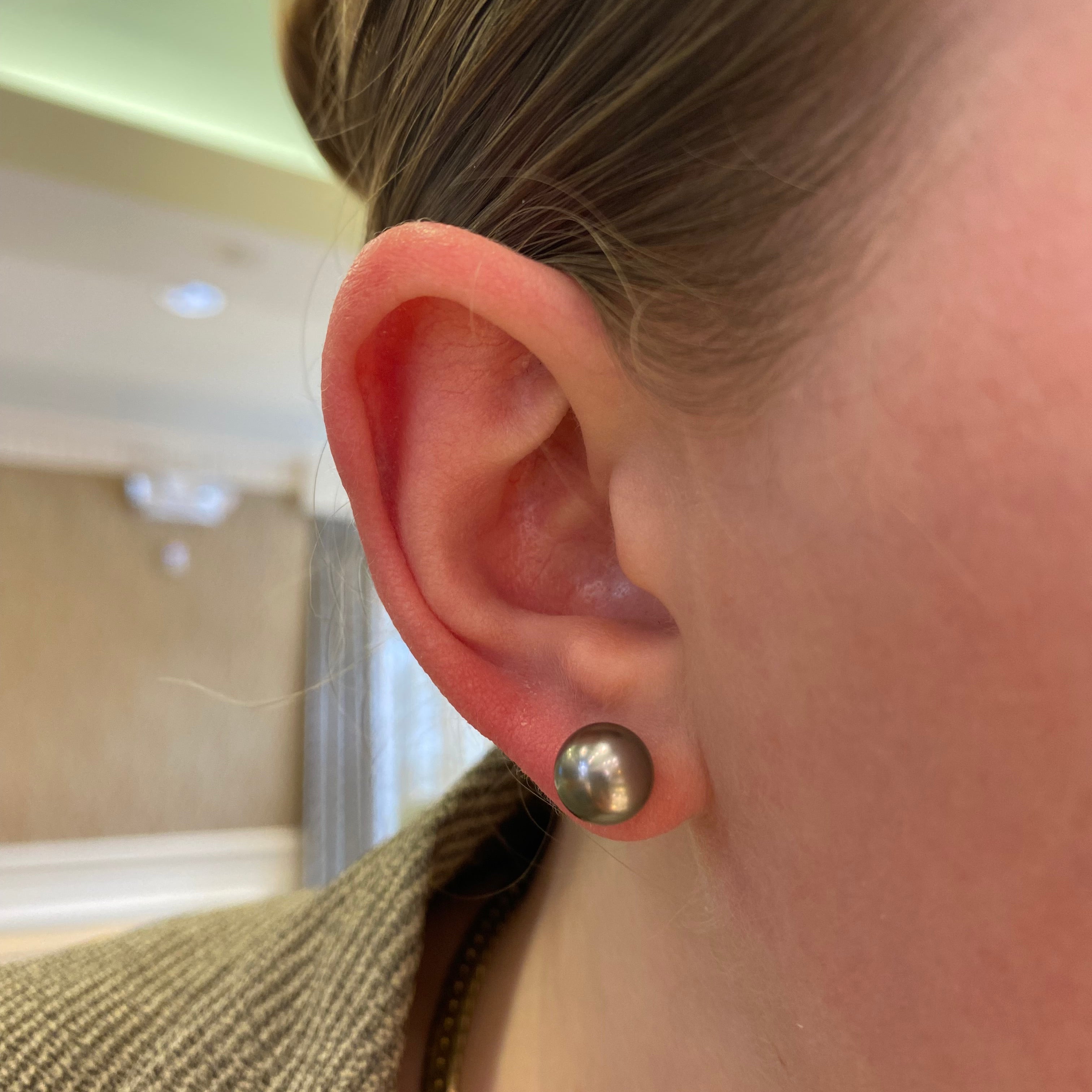 PAGE Estate Earrings Estate Mikimoto 18k White Gold Black South Sea Pearl Stud Earrings