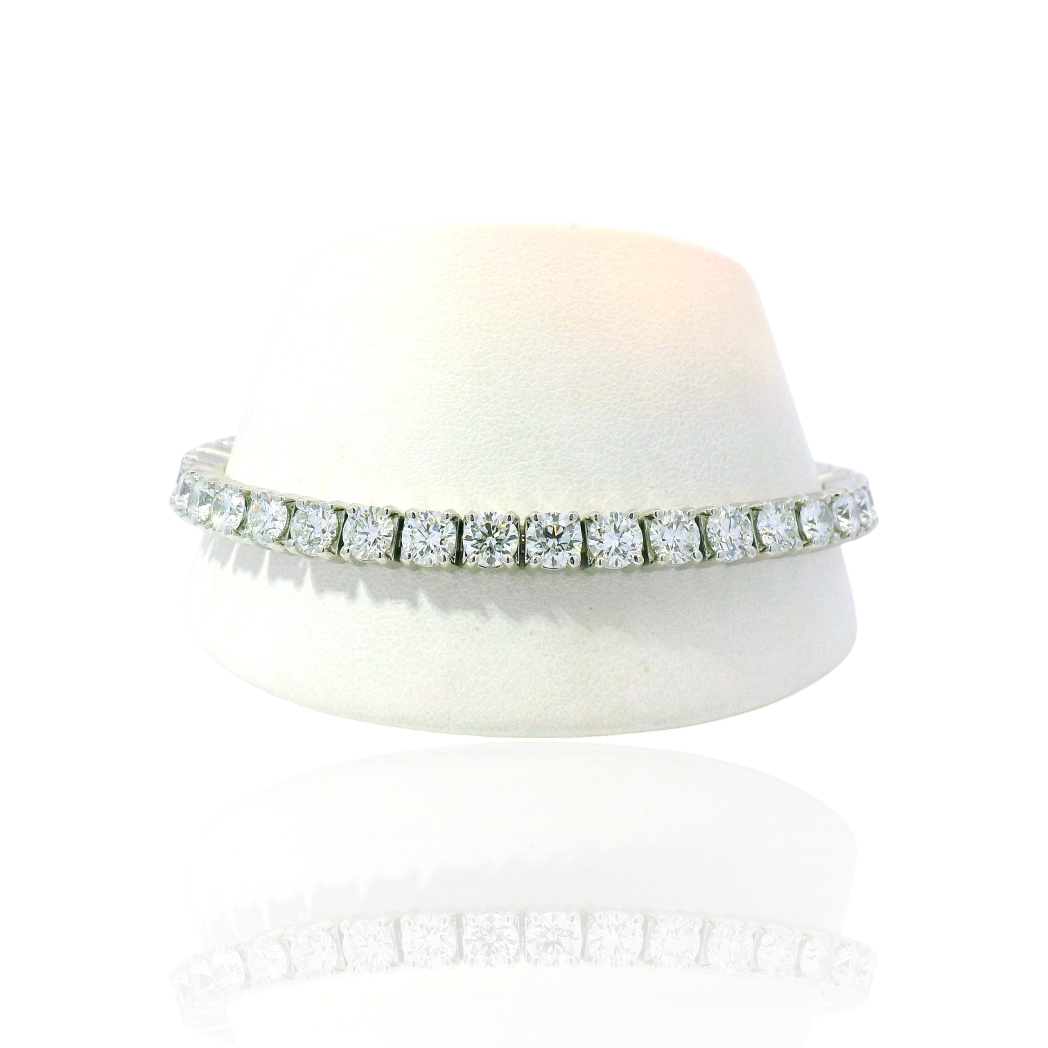 PAGE Estate Bracelet Estate Platinum Ideal Cut Diamond Tennis Bracelet – 13.90ctw