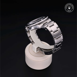 Rolex Certified Pre-Owned Watch Oyster Perpetual Submariner Date