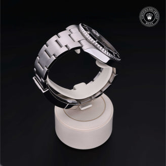 Rolex Certified Pre-Owned Watch Oyster Perpetual Submariner Date