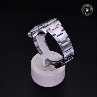Oyster Perpetual Yacht-Master 40 - image 16 of 37