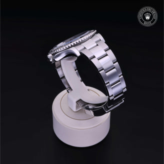 Oyster Perpetual Yacht-Master 40 - image 16 of 37
