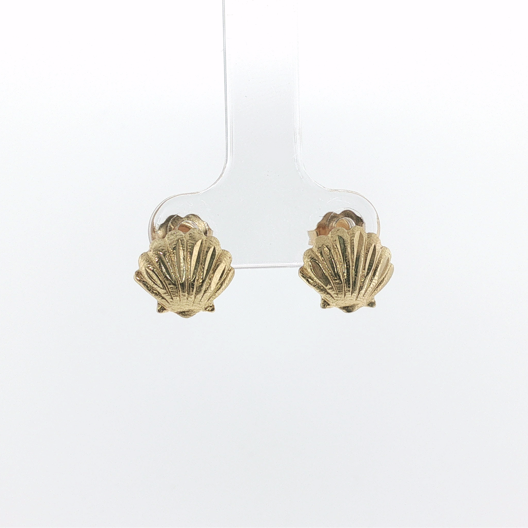 Springer's Stud Earrings Page Estate Collection 14K Yellow Gold Scallop Shell Stud Earrings
