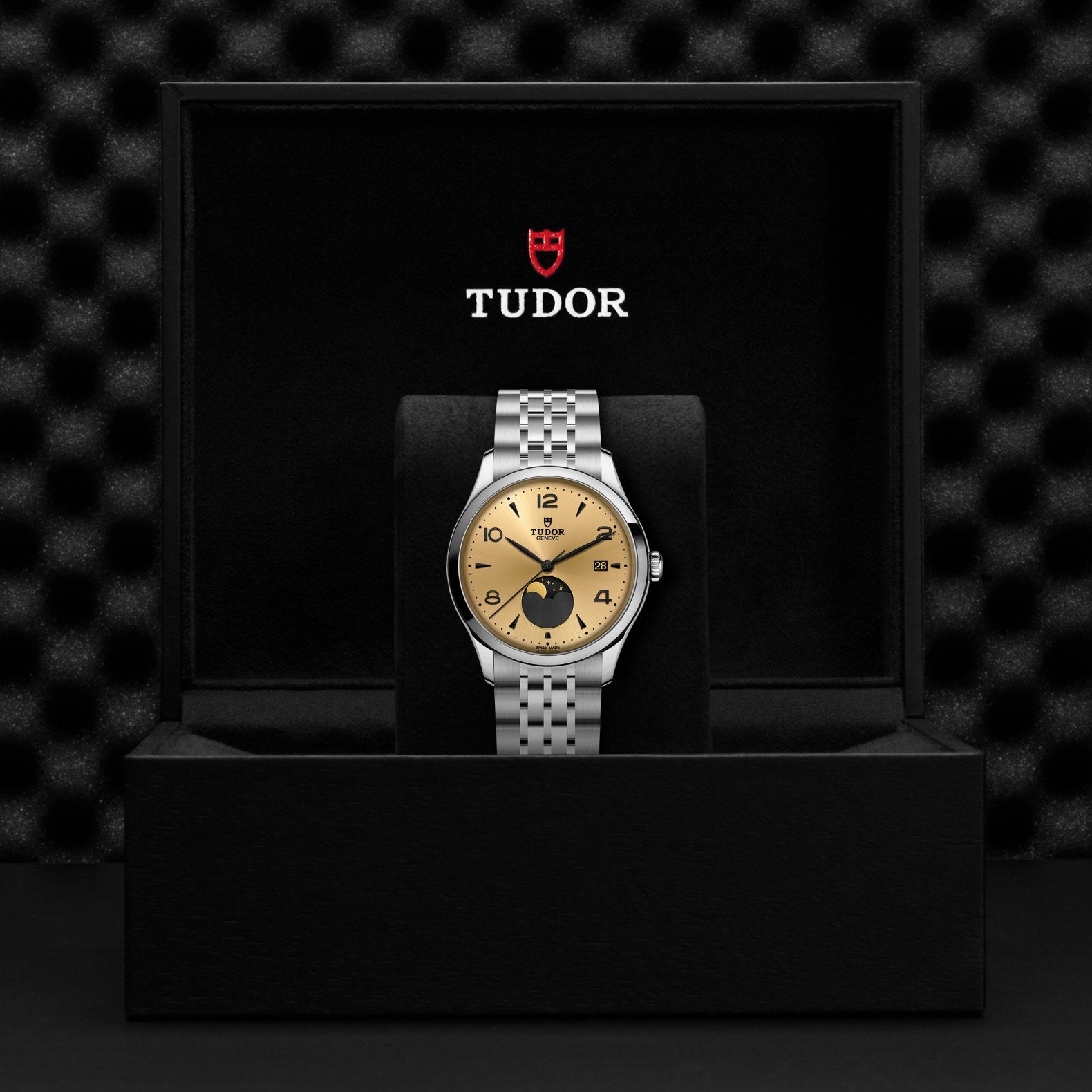 TUDOR Watch TUDOR 1926 Luna 39mm Champagne Dial, Stainless Steel Bracelet (M91560-0001)
